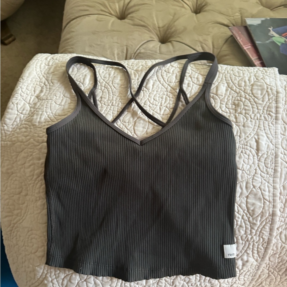 Vuori workout top